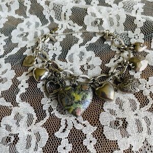 Vintage Monet Silver Tone Safety Chain Heart Charm Bracelet 6” length Small size
